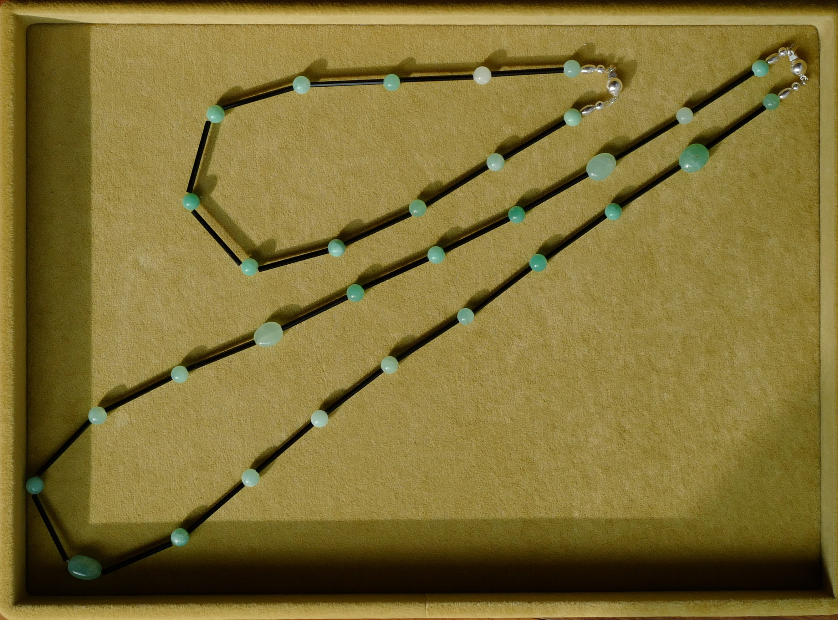 Chrysoprase and Czech Glass Art Deco Necklace