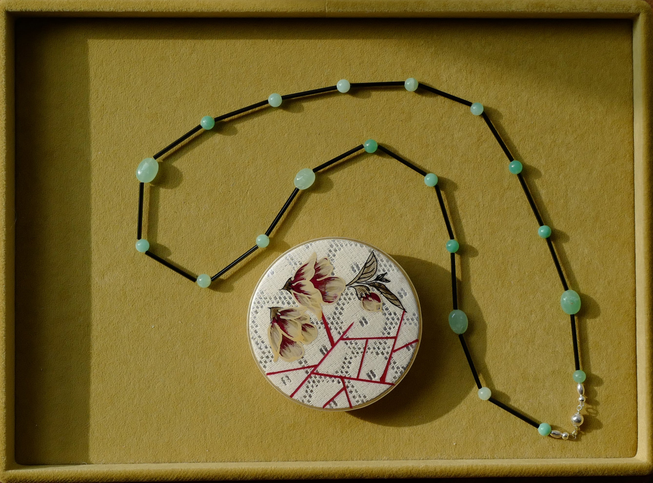 Chrysoprase and Czech Glass Art Deco Necklace